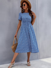 Load image into Gallery viewer, Printed Round Neck Short Sleeve Midi Dress
