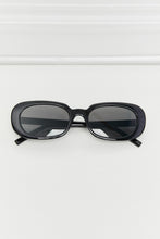 Load image into Gallery viewer, Oval Full Rim Sunglasses