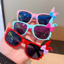 Load image into Gallery viewer, Cartoon Style Sunglass Set For Girls
