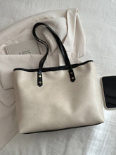 Load image into Gallery viewer, PU Leather Medium Shoulder Bag
