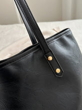 Load image into Gallery viewer, PU Leather Medium Shoulder Bag
