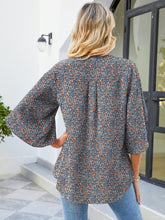Load image into Gallery viewer, Printed Notched Half Sleeve Blouse
